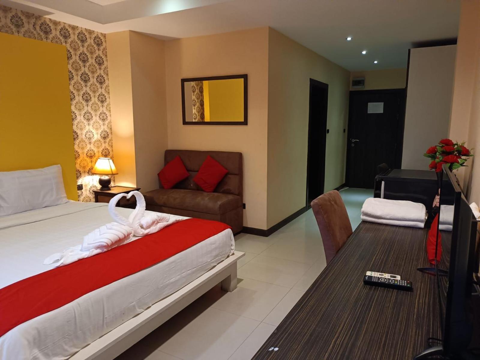 Aura Inn Rooms Pattaya Exterior photo